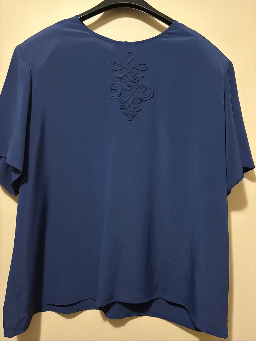 August Max Navy Blue Short Sleeve Blouse with Appliqué Detail